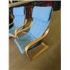 Image 3 : 2 Matching Children's Bent Wood Chairs