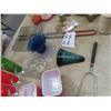 Image 3 : 2 Pyrex Pieces, Glasses, Blue Mountain, Humming Bird Feeder plus more