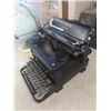 Image 3 : LC Smith Silent Manual Typewriter & Globe