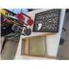 Image 1 : 2 Barn Lanterns, Washboard, Metal Heat Grate