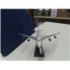 Image 2 : Canadian Plane Display Boeinng 747-475 - Plastic 21" x 20"