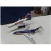 Image 1 : 2 Planes Displays ; 1) Purolater 17" x 14" , 1) Federal Express 17" x 13"