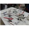 Image 4 : 16 Plastic Plane Displays  - Biggest 11" x 15"