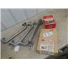 Image 1 : 4 Safety Handlers 18" Long, Craftsman 7" Molding + Gaurd, Router Edge Guide & Drill Bit Sharpener