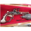 Image 2 : Replica Flint Pistol with Powder Flask With Case 13.5" Long
