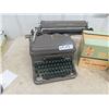 Image 2 : Remington Noiseless Typewriter & 8mm Ohnar VU - Editor