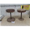 Image 1 : 2 Old Vintage Stools