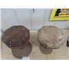 Image 2 : 2 Old Vintage Stools