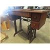 Image 3 : Singer Treadle Sewing Machine