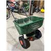 Image 1 : Scotts Speedy Green 3000 Seed Spreader