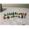 Image 3 : (2) Rare Roblox Mini Figurines in Collectors Case