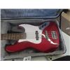 Image 2 : Squier by Fender Bass with Amp & Hard Case