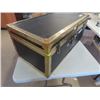 Image 2 : Trunk 12" x 30" x 15"