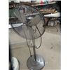 Image 3 : Fan on Stand & Kerosene Heater