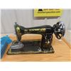 Image 2 : Vintage Janone Sewing Machine Model 131