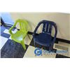 Image 3 : (2) Kids Plastic Chairs - Green & Blue