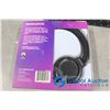 Image 3 : Knock Off Air Pods, Empty Airpod Case and Magnavox Extreme Base Headphones