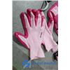 Image 3 : Breast Cancer Pink Gardening Pouch