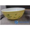 Image 8 : Assorted Pyrex Bowls