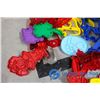Image 4 : Vintage Plastic Cookie Cutters