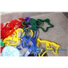Image 6 : Vintage Plastic Cookie Cutters