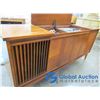 Image 7 : **Vintage Cabinet Radio/Turntable