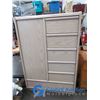 Image 1 : **Blonde Armoire