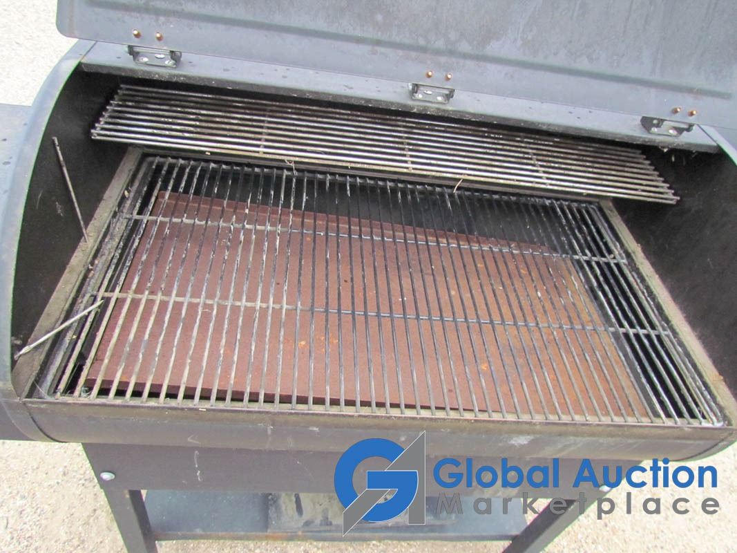 *Cabela's PGC36 Electric Wood Pellet Smoker Grill Working