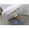 Image 7 : **Porcelain Pedestal Sink