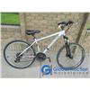Image 2 : Silver 26" Men's Nakamura Mountain Bike