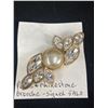 Image 2 : A Vintage Pearl and Rhinestone Broach Signed Salo