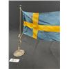 Image 2 : 1940's Desktop Flag of  Sweden 13.5" T