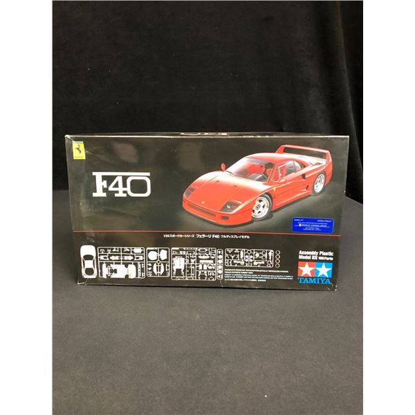 UNBUILT TAMIYA F40 FERRARI MODEL KIT