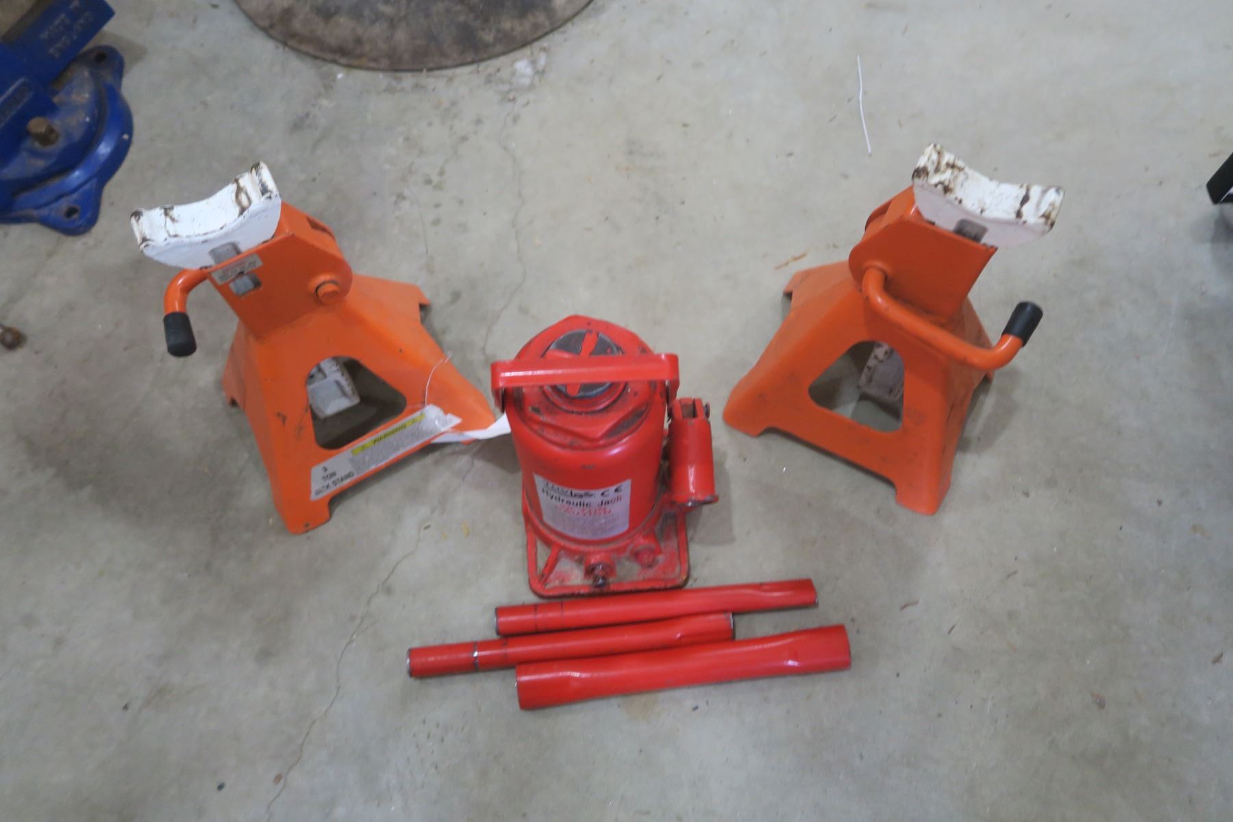 Bottle Jack + Jack Stands Schmalz Auctions