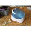 Image 3 : Vicks Dehumidifier