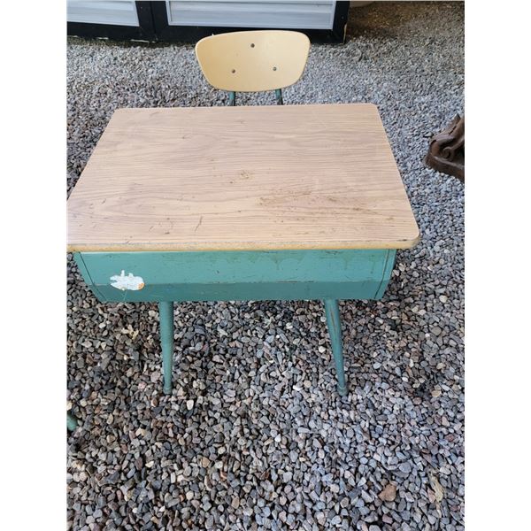 Old Style School Desk - Grade 3-5 Size?