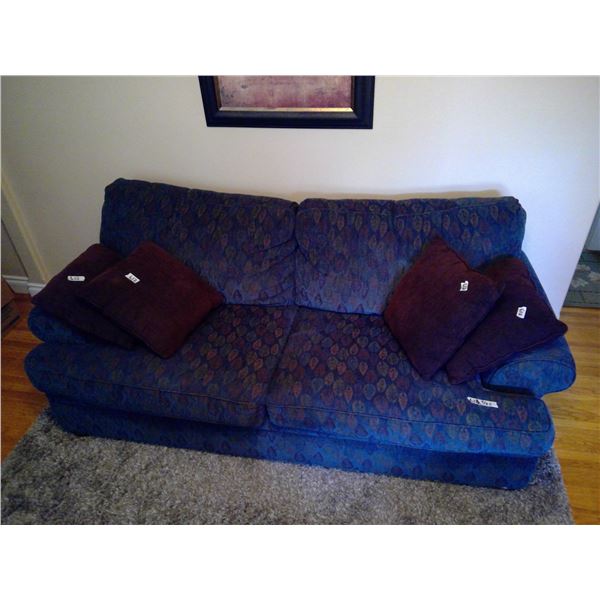 Sofa w/ 4 Pillows