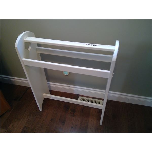 White Heart Blanket Stand