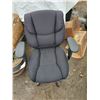 Image 4 : Black Office Chair
