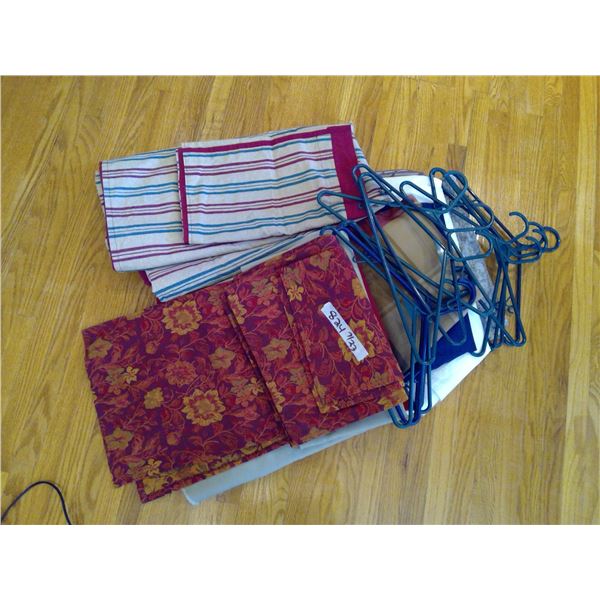 Table Runners and Tablecloths
