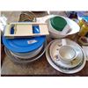 Image 1 : Lot of Misc. Kitchen Items - Plastic Bowls, Glass Dishes/Trays
