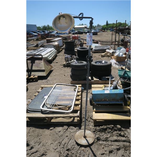 Work Lamp - 5ft. Tall