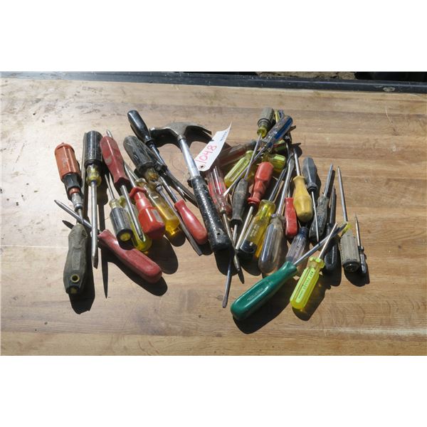 Lot of Screwdrivers & Hand Tools
