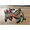 Image 1 : Lot of Screwdrivers & Hand Tools