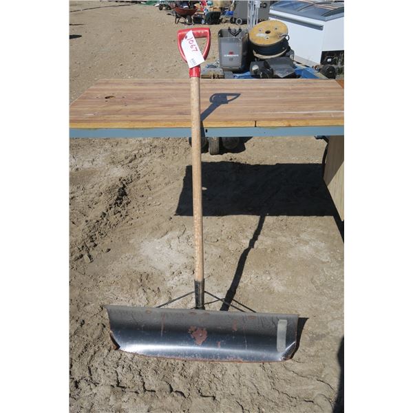 Snow Shovel w/ Wide Steel Blade