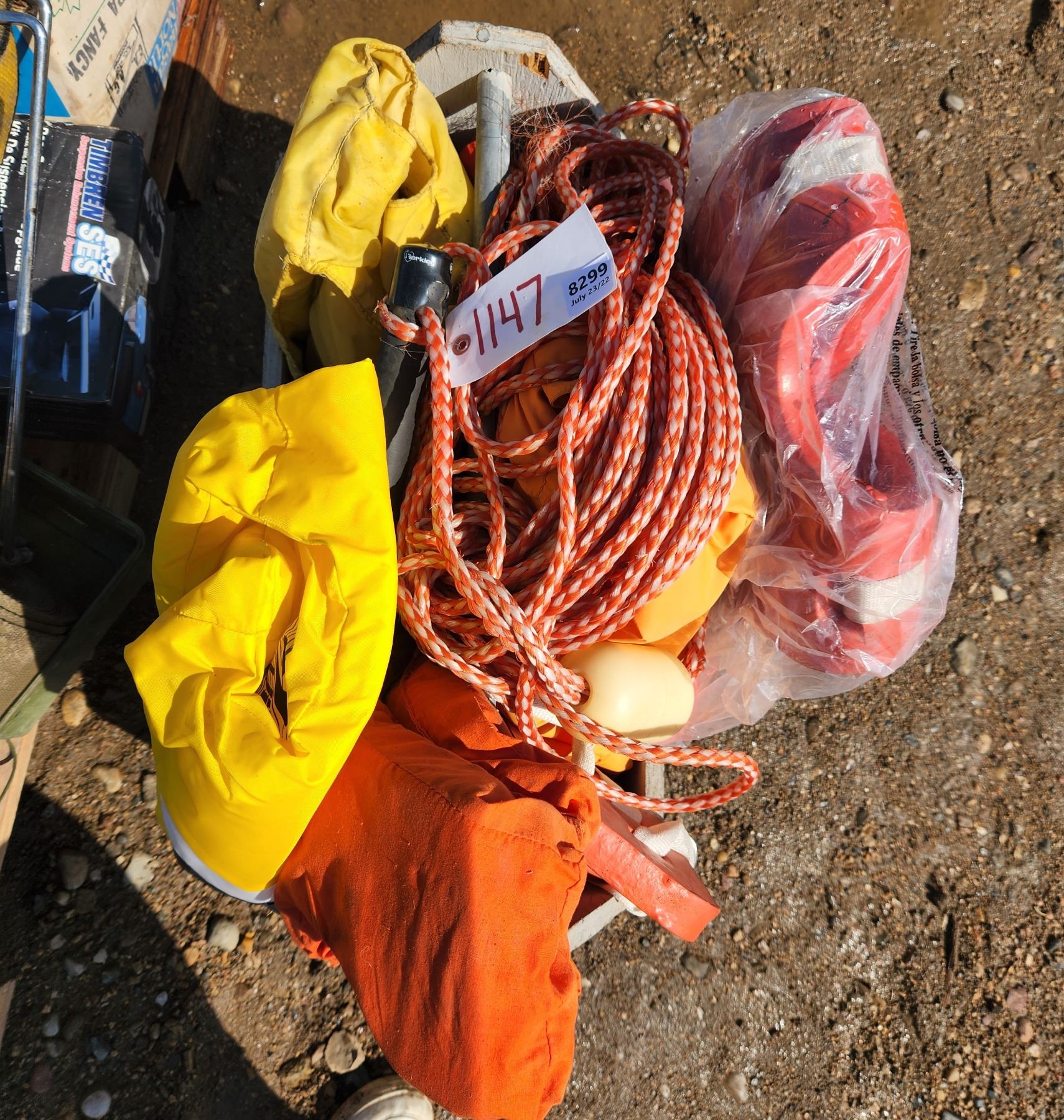 Life Jacket Lot + Tubing Rope