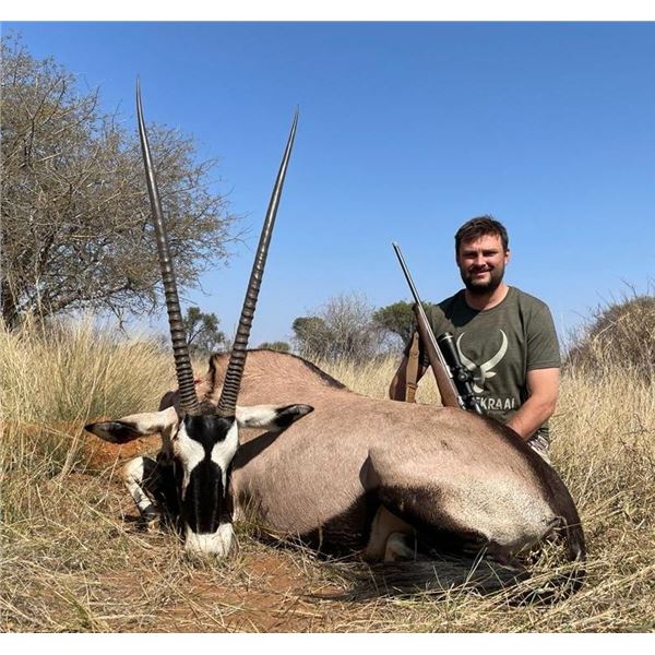 BOESMANSKRAAL SAFARIS: 10-Day African Safari for Two Hunters in Pursuit of Gemsbuck/Zebra and Blesbu