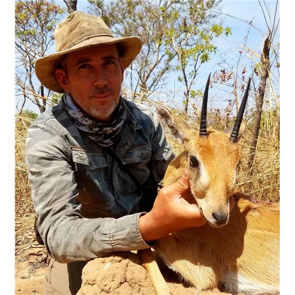 MAYO OLDIRI: 6-Day Oribi Antelope Cameroon Savannah Safari for One Hunter and One Observer