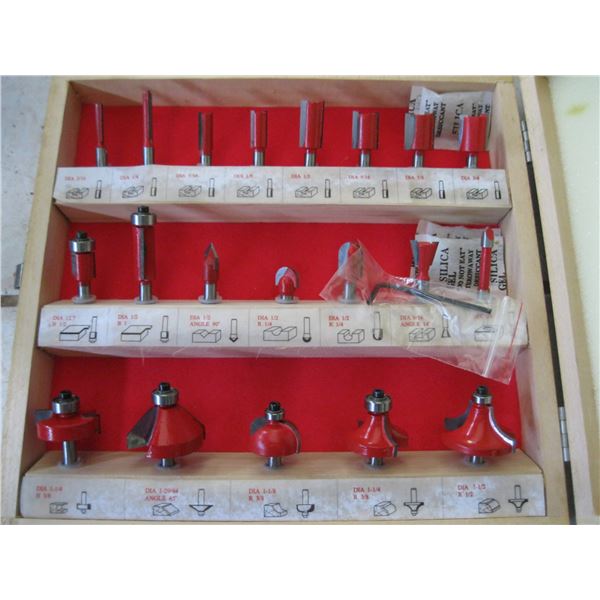 CASED ROUTER SET WOOD BOX