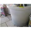 Image 1 : LARGE WHITE PLASTIC TUB